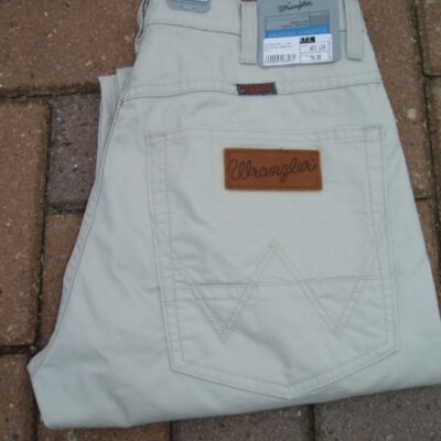 Wrangler - Arizona Stretch Eggshell